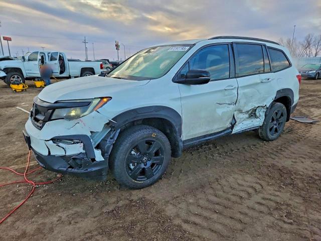 HONDA PILOT TRAI 2022 with VIN 5FNYF6H81NB022192 - Photo from auction