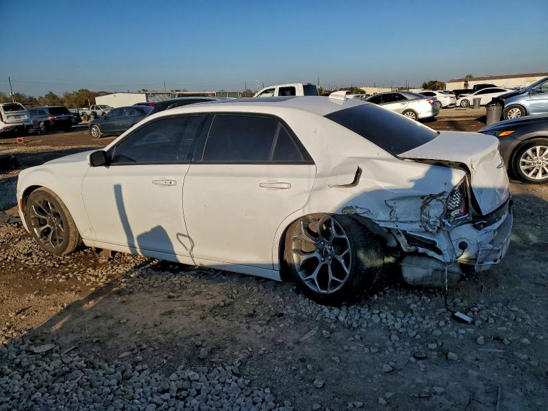 Photo 2 from auction – 2016 CHRYSLER 300 S with VIN 2C3CCABG2GH212610