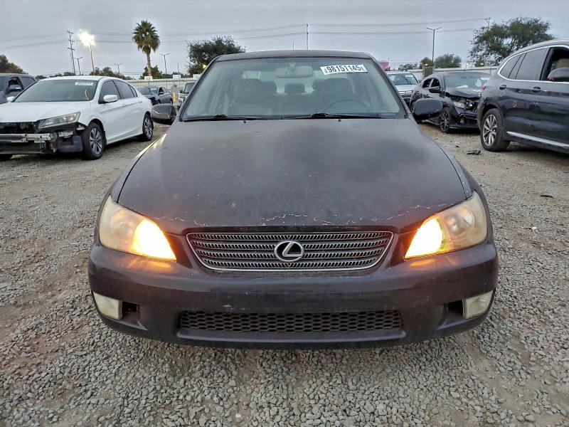 Photo 5 from auction – 2001 LEXUS IS with VIN JTHBD182510013495