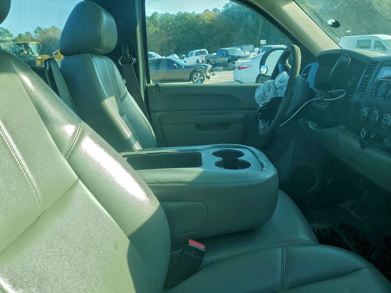 Photo 10 from auction – 2011 CHEVROLET SILVERADO with VIN 1GCNCPEA2BZ412989
