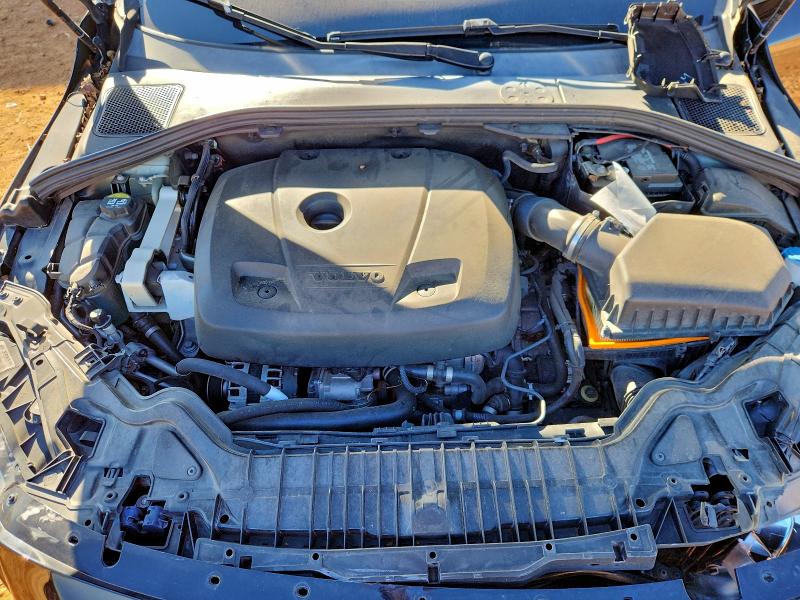 Photo 11 from auction – 2017 VOLVO S60 PLATIN with VIN LYV402HMXHB143489