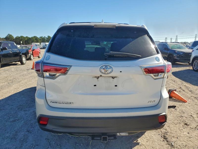 Photo 6 from auction – 2015 TOYOTA HIGHLANDER with VIN 5TDKKRFHXFS109818
