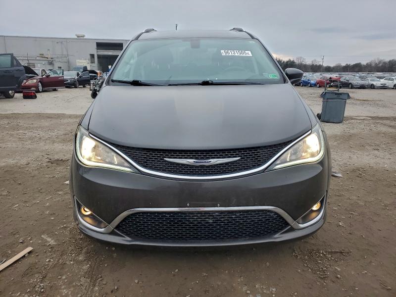 Photo 5 from auction – 2019 CHRYSLER PACIFICA T with VIN 2C4RC1BG5KR626313
