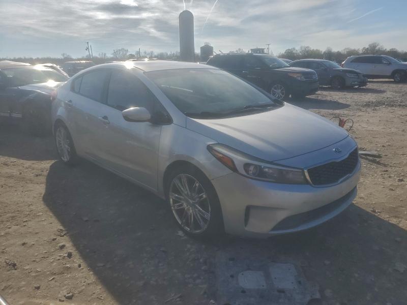 Photo 4 from auction – 2017 KIA FORTE LX with VIN 3KPFK4A79HE057274