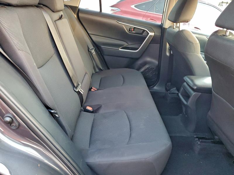 Photo 11 from auction – 2021 TOYOTA RAV4 LE with VIN 2T3F1RFV4MW207510