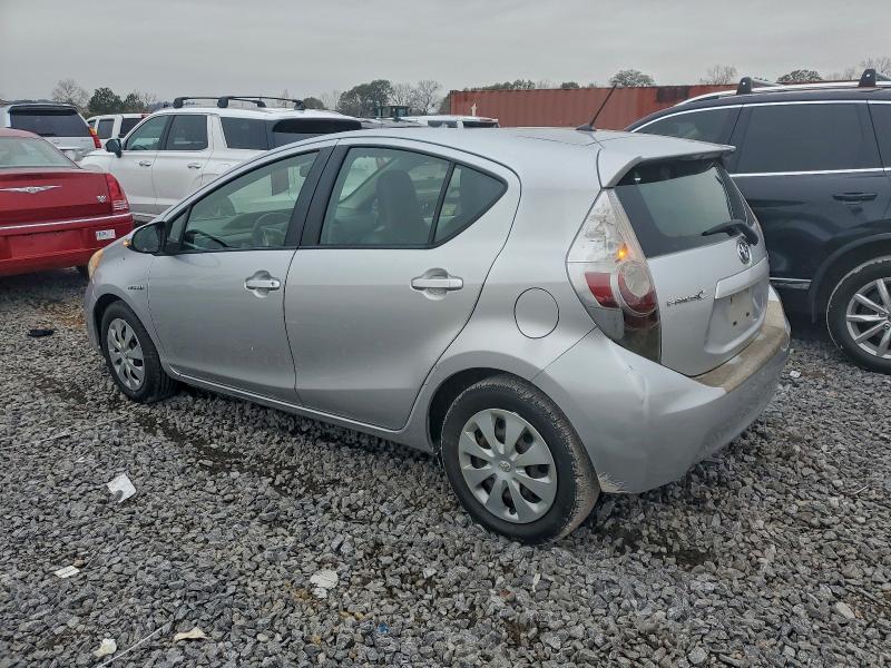 Photo 2 from auction – 2013 TOYOTA PRIUS C with VIN JTDKDTB37D1053140