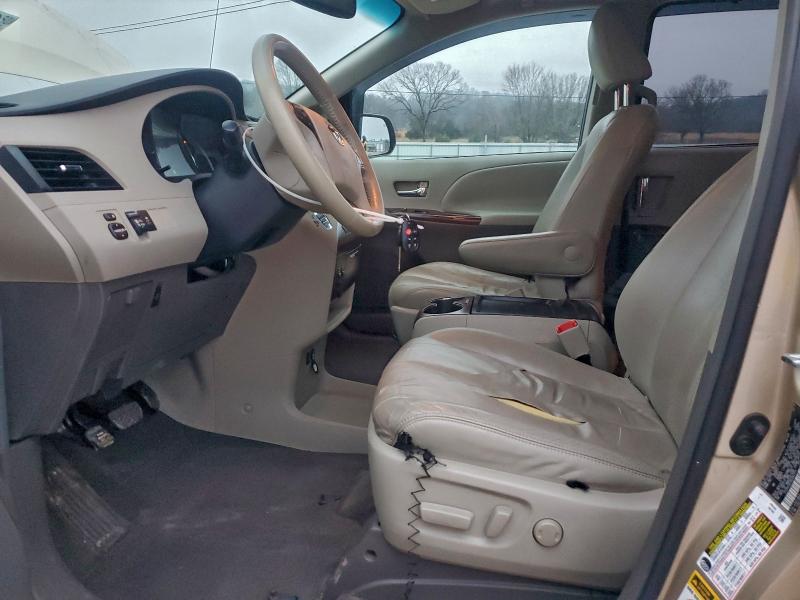 Photo 7 from auction – 2011 TOYOTA SIENNA with VIN 5TDYK3DC4BS067414