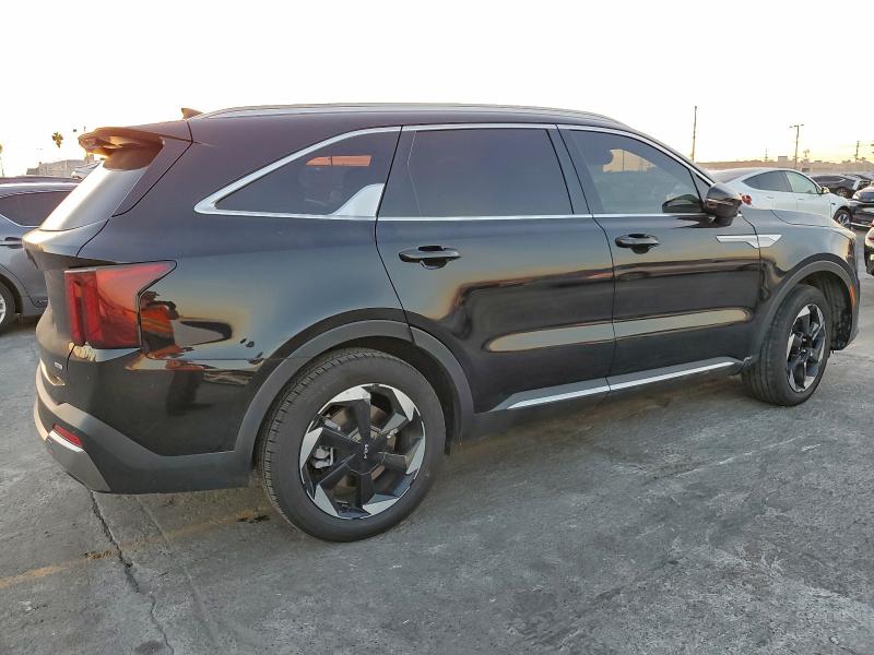 Photo 3 from auction – 2025 KIA SORENTO with VIN KNDRH4JG4S5372627