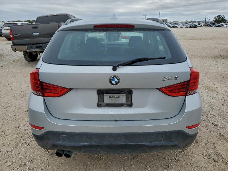 Photo 6 from auction – 2015 BMW X1 SDRIVE2 with VIN WBAVM1C59FV315413