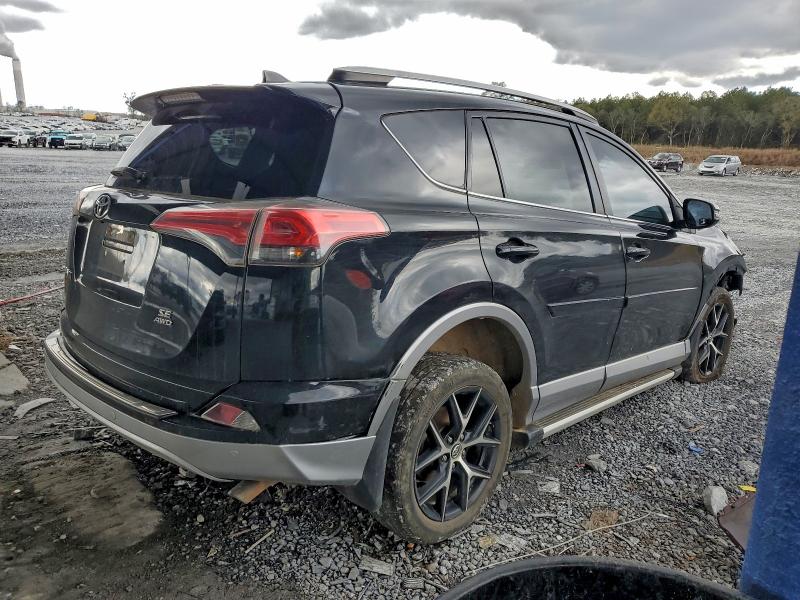 Photo 3 from auction – 2017 TOYOTA RAV4 SE with VIN 2T3JFREV1HW651379