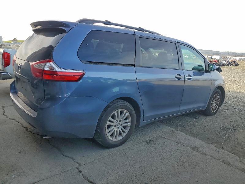 Photo 3 from auction – 2016 TOYOTA SIENNA XLE with VIN 5TDYK3DC2GS712696